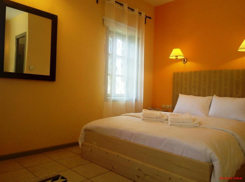 Hotel Linouria à Nimfaíon Extérieur photo