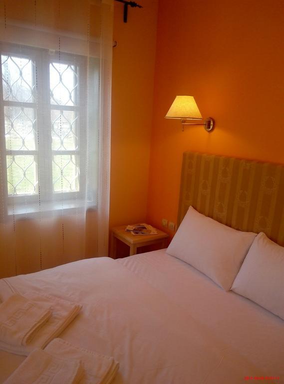 Hotel Linouria à Nimfaíon Extérieur photo