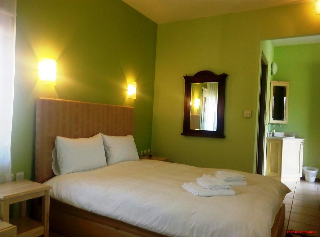 Hotel Linouria à Nimfaíon Extérieur photo